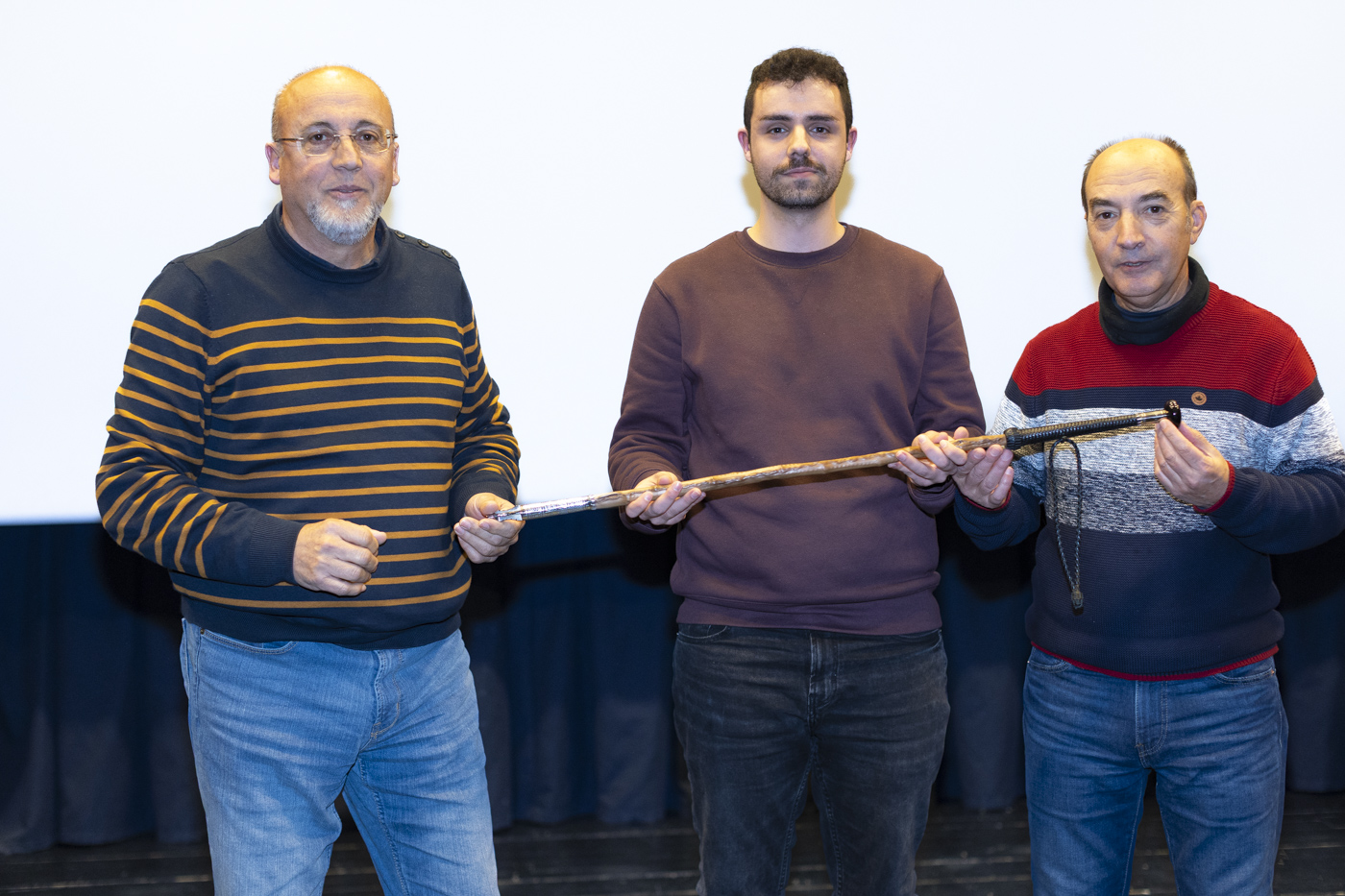 Gorka Gómez ganador de la makila del campeonato Herriz Herri 2024 Gorka Gómez ganador de makila del campeonato Herriz Herri 2024